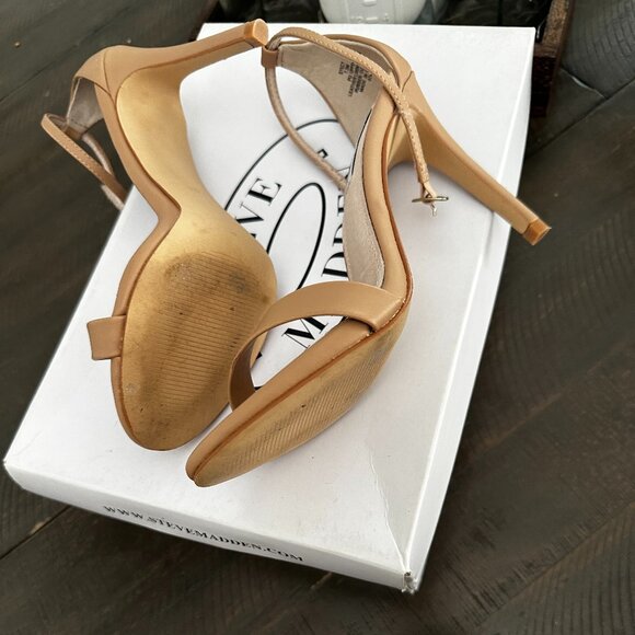 Stecy Neutral Steve Madden heels 7.5 - Picture 3 of 3